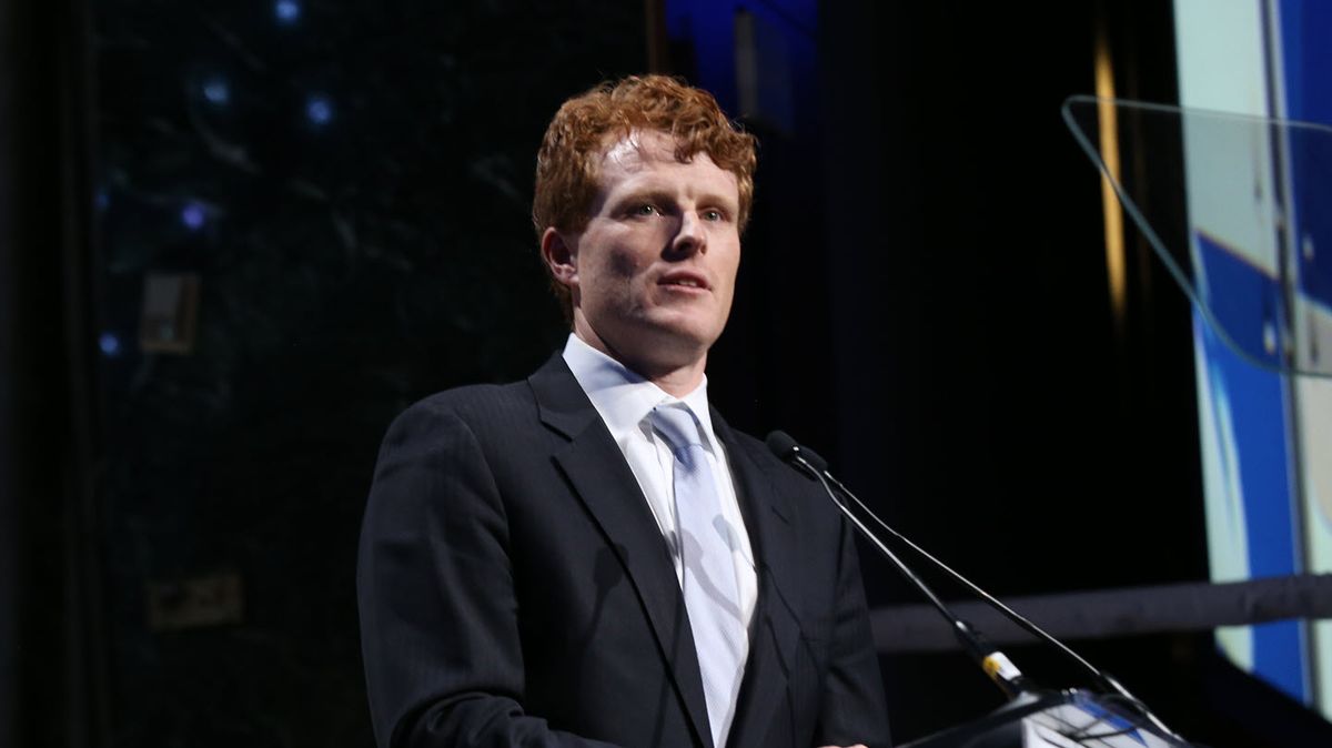 Kennedy Fails to Return Fossil Fuel Lobbyist Donations