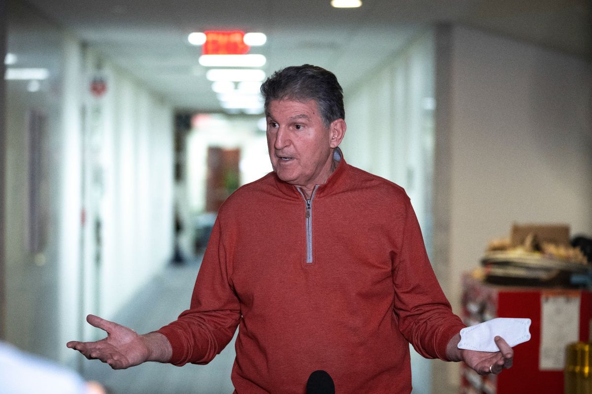 Manchin Raked in Record Q4 Donations While Killing Build Back Better Act
