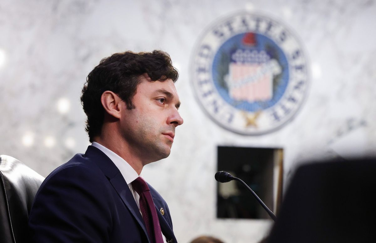 Ossoff to Intro Bill to Ban Members of Congress and Their Spouses From Trading Stocks