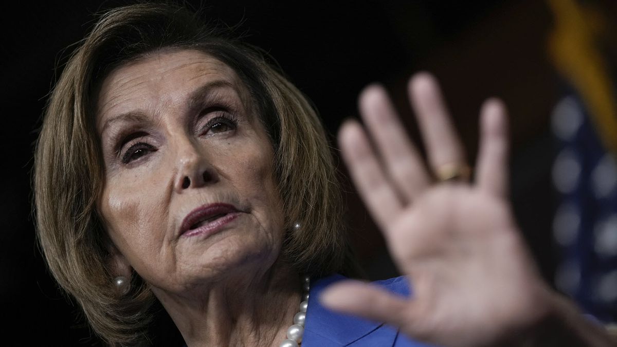 Democrats' Stock Ban Bill Has a Major Loophole, Ethics Expert Says